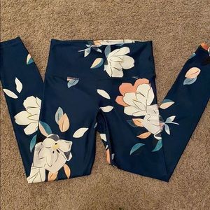 athleta flower leggings